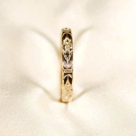 14k Gold pattern ring